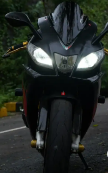 2013-18300-km-2013-aprilia-rsv4-aprc-big-2