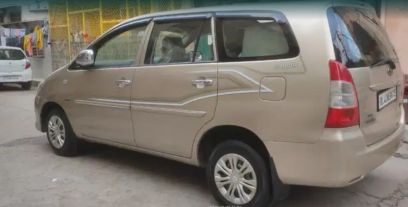 toyota-innova-2011-big-2