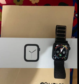 apple-watch-series-4-44mm-gps-cellular-big-1