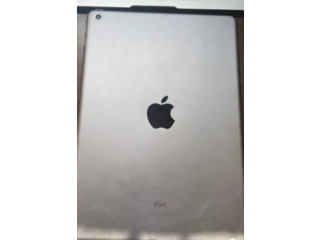 Apple Ipad 6th gen ( Space grey )