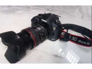 Canon EOS 5D Mark III 24-105mms