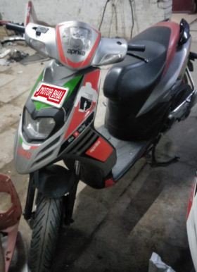 piaggio-aprilia-sr-150-big-0