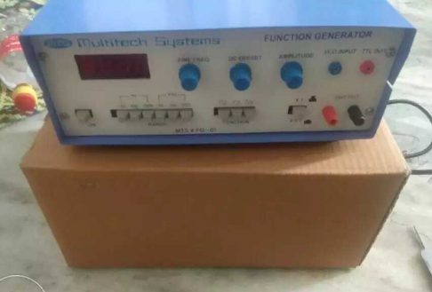 dc-power-supply-and-function-generator-big-0